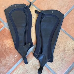New without tags Tredstep Medici Air leather half chaps. 17” calf and 17” tall.